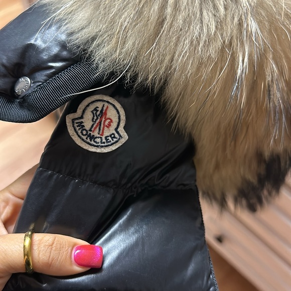 Moncler Black
Armoise Giubotto
Down Jacket - Picture 9 of 13